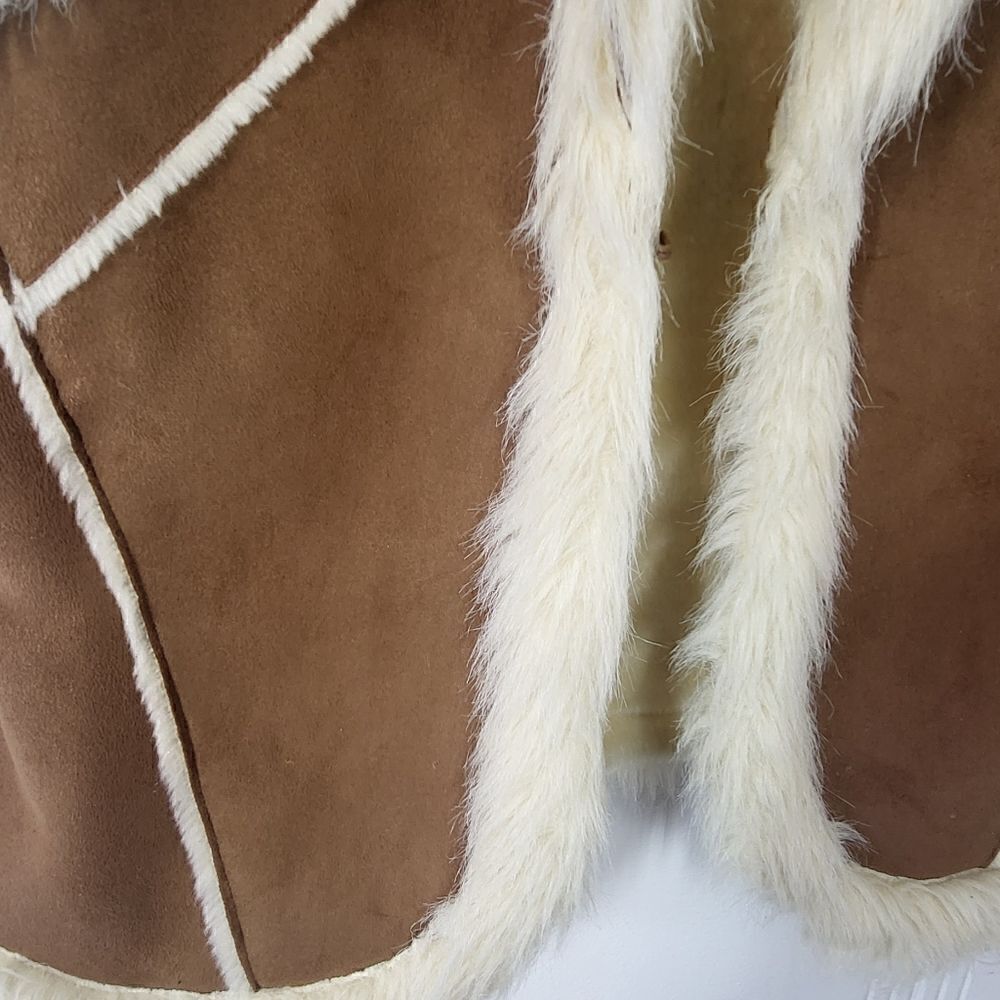 Essentials by Milano Vest - Picture 5 of 11